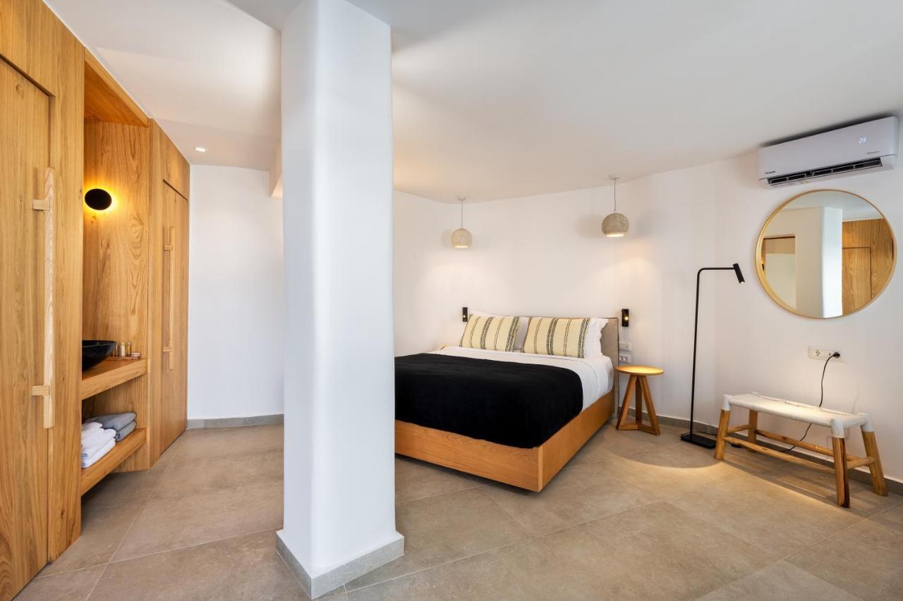 Callia Retreat Suites - Adults Only Fira (Santorini) Exterior foto