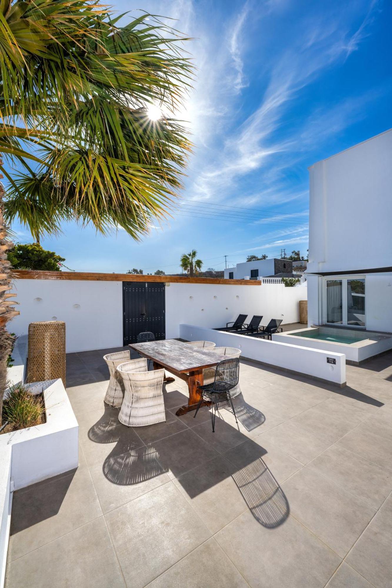 Callia Retreat Suites - Adults Only Fira (Santorini) Exterior foto